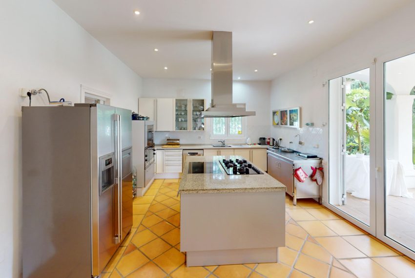 R4967473-Villa-For-Sale-Guadalmina-Baja-Detached-3-Beds-398-Built-3