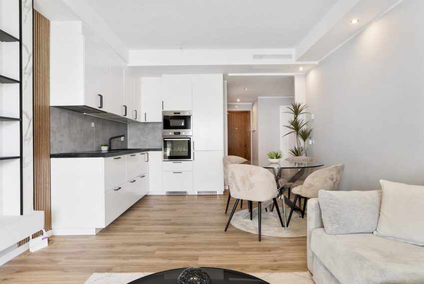 R4968496-Apartment-For-Sale-Nueva-Andalucia-Ground-Floor-3-Beds-82-Built-5