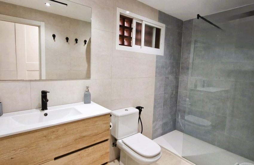 R4969039-Apartment-For-Sale-The-Golden-Mile-Ground-Floor-2-Beds-123-Built-16
