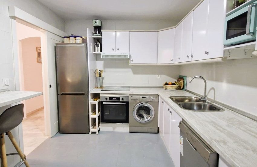 R4969039-Apartment-For-Sale-The-Golden-Mile-Ground-Floor-2-Beds-123-Built-8