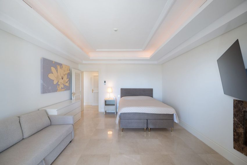 R4976617-Villa-For-Sale-Marbella-Detached-6-Beds-739-Built-4