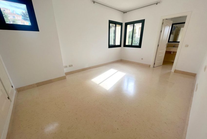 R4977001-Apartment-For-Sale-Benahavis-Penthouse-Duplex-3-Beds-376-Built-11