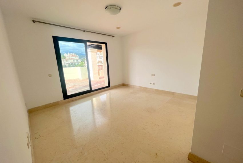 R4977001-Apartment-For-Sale-Benahavis-Penthouse-Duplex-3-Beds-376-Built-12