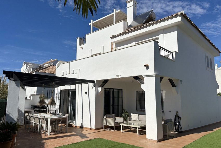 R4979923-Villa-For-Sale-Nueva-Andalucia-Detached-4-Beds-227-Built-19