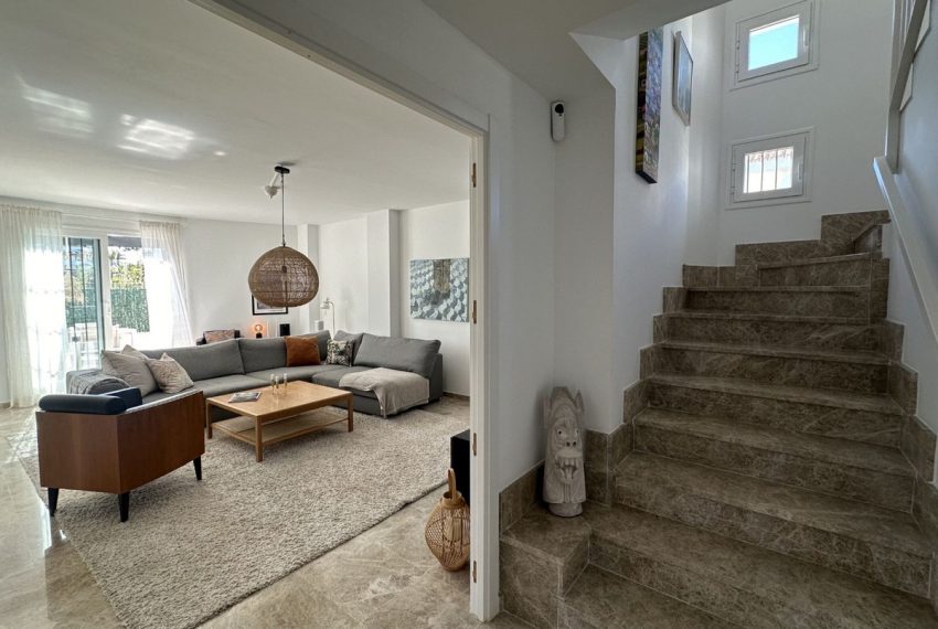 R4979923-Villa-For-Sale-Nueva-Andalucia-Detached-4-Beds-227-Built-7
