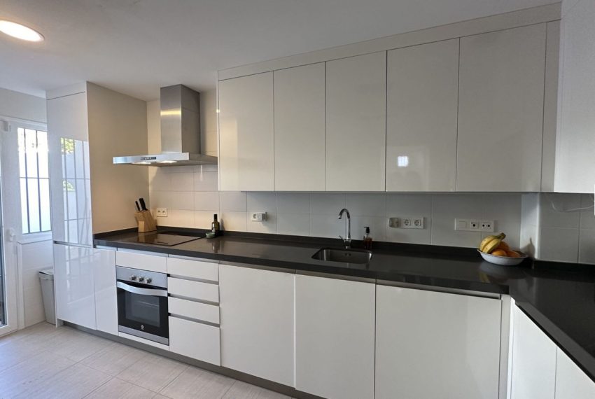R4979923-Villa-For-Sale-Nueva-Andalucia-Detached-4-Beds-227-Built-9