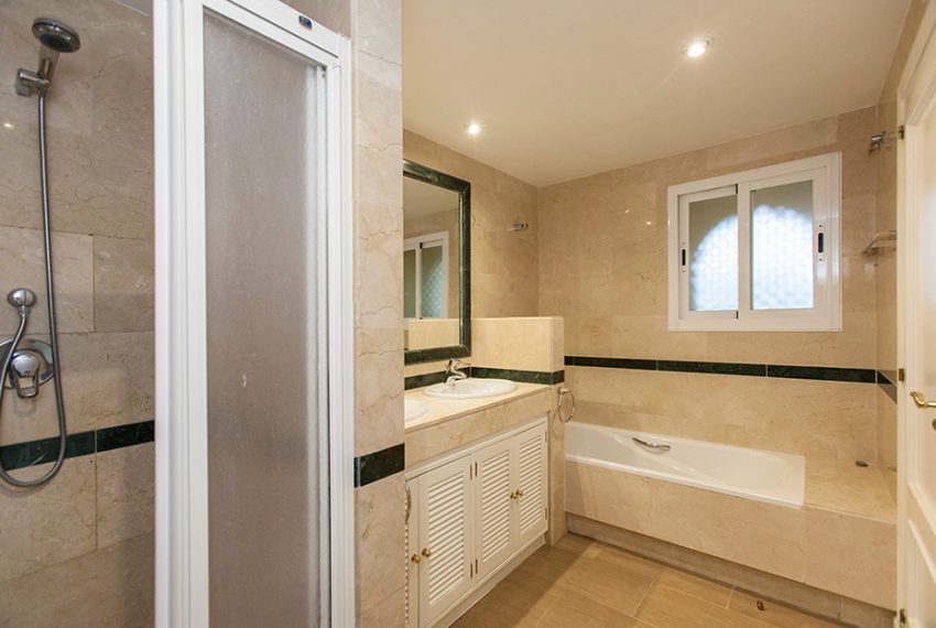 R4980025-Apartment-For-Sale-Elviria-Middle-Floor-2-Beds-144-Built-15