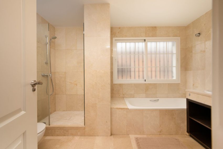 R4981741-Villa-For-Sale-Elviria-Detached-5-Beds-369-Built-11