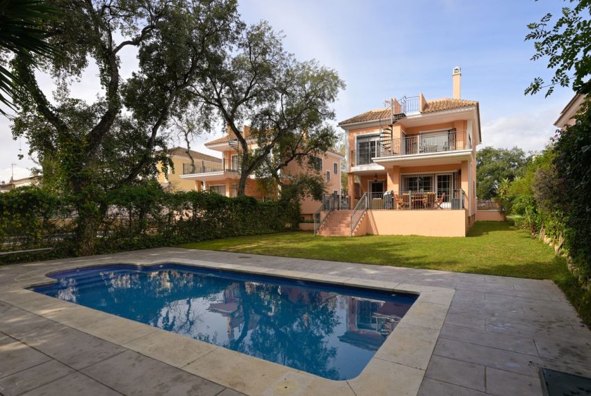 R4981741-Villa-For-Sale-Elviria-Detached-5-Beds-369-Built