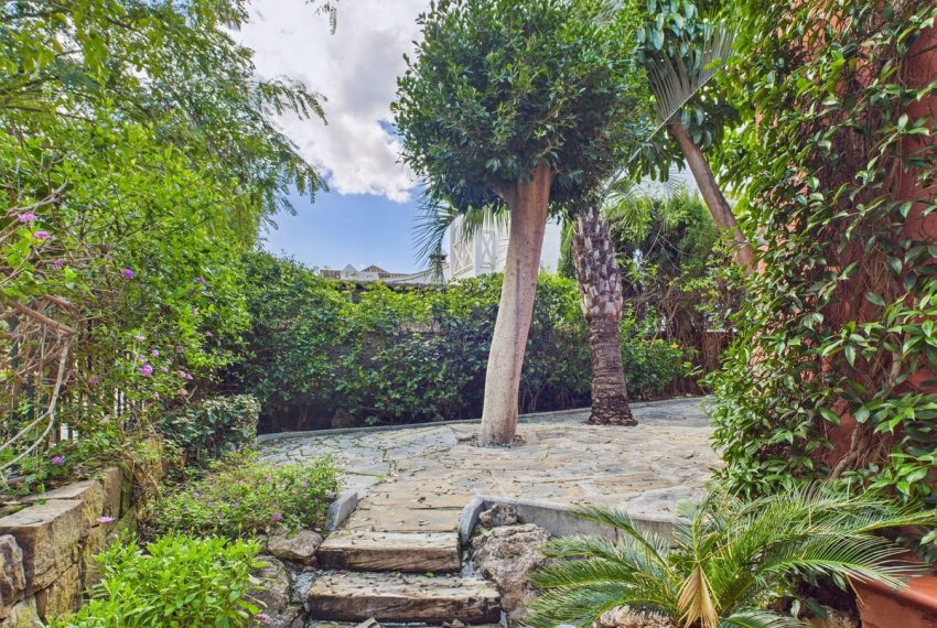 R4986919-Villa-For-Sale-Estepona-Detached-4-Beds-431-Built-18