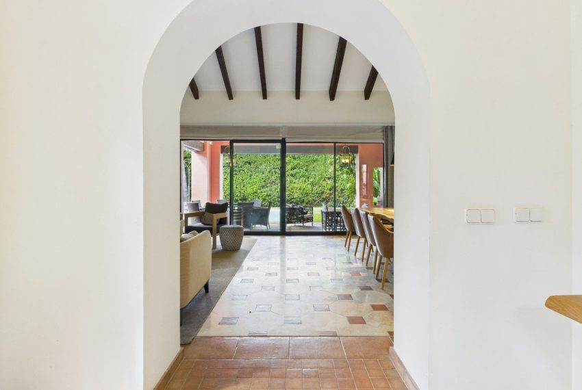 R4986919-Villa-For-Sale-Estepona-Detached-4-Beds-431-Built-5