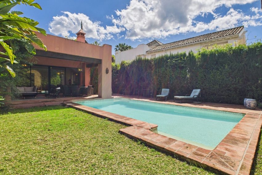 R4986919-Villa-For-Sale-Estepona-Detached-4-Beds-431-Built-9