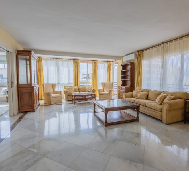 R4988224-Image 1-Middle Floor - 4 Beds - 160 Built