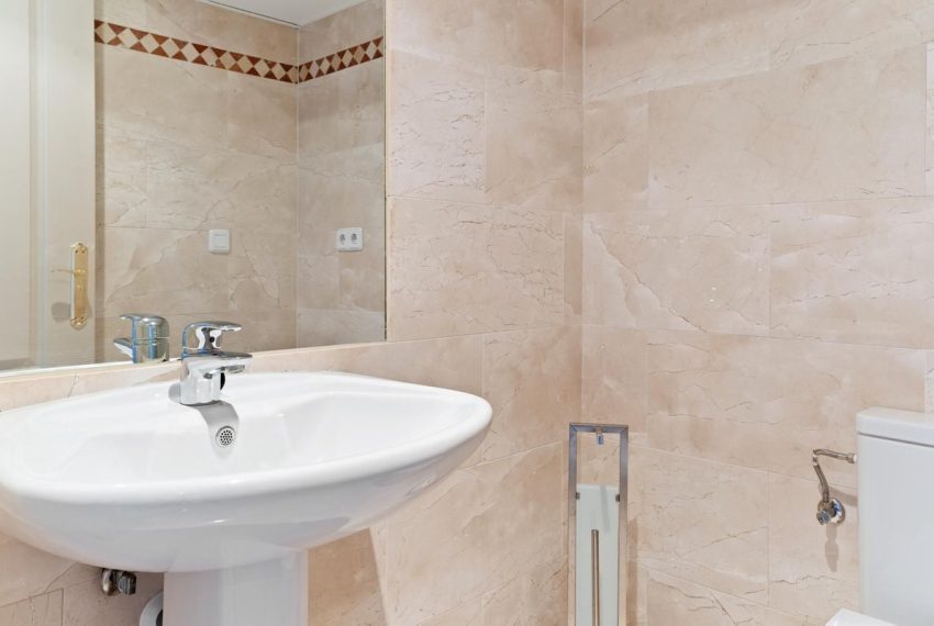 R4988551-Apartment-For-Sale-Nueva-Andalucia-Ground-Floor-2-Beds-126-Built-11