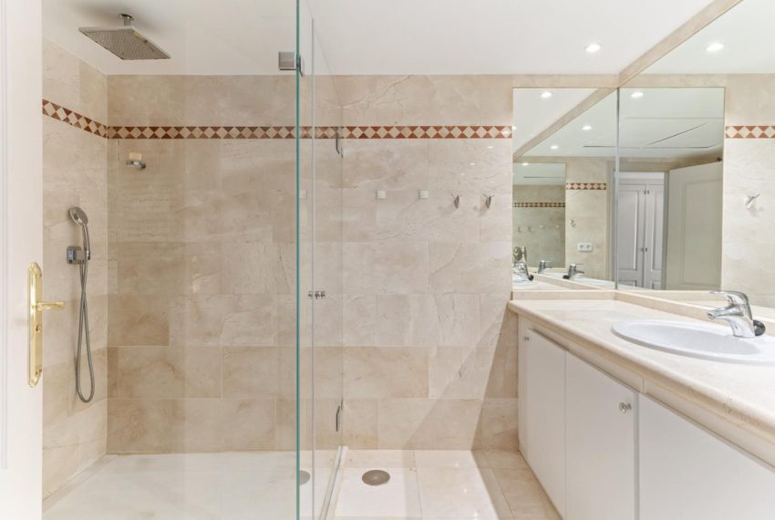 R4988551-Apartment-For-Sale-Nueva-Andalucia-Ground-Floor-2-Beds-126-Built-16
