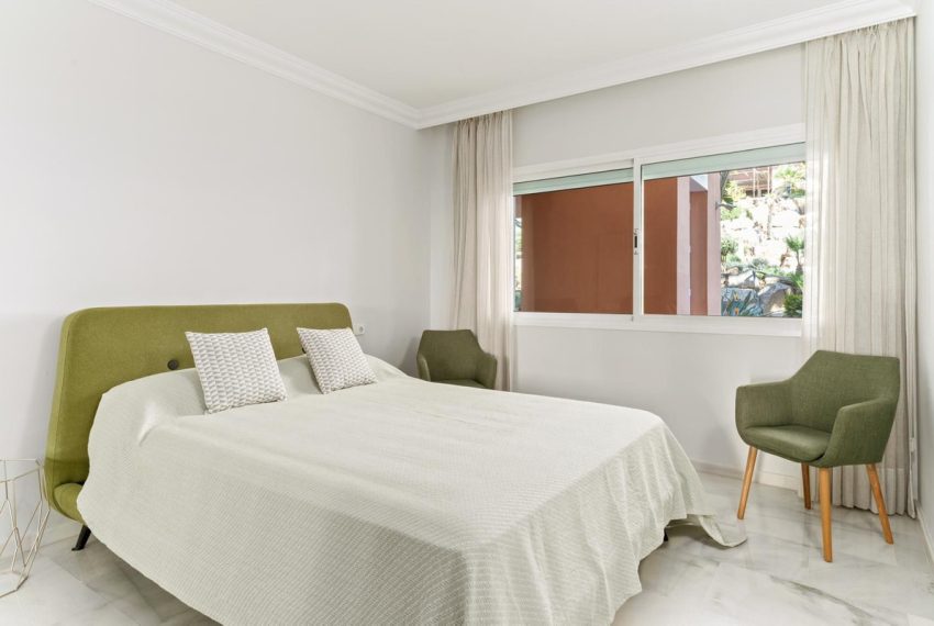 R4988551-Apartment-For-Sale-Nueva-Andalucia-Ground-Floor-2-Beds-126-Built-19