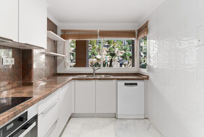 R4988551-Apartment-For-Sale-Nueva-Andalucia-Ground-Floor-2-Beds-126-Built-5