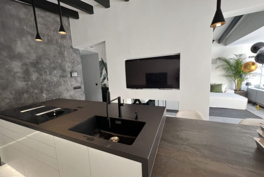 R4989433-Villa-For-Sale-Nueva-Andalucia-Detached-4-Beds-290-Built-2