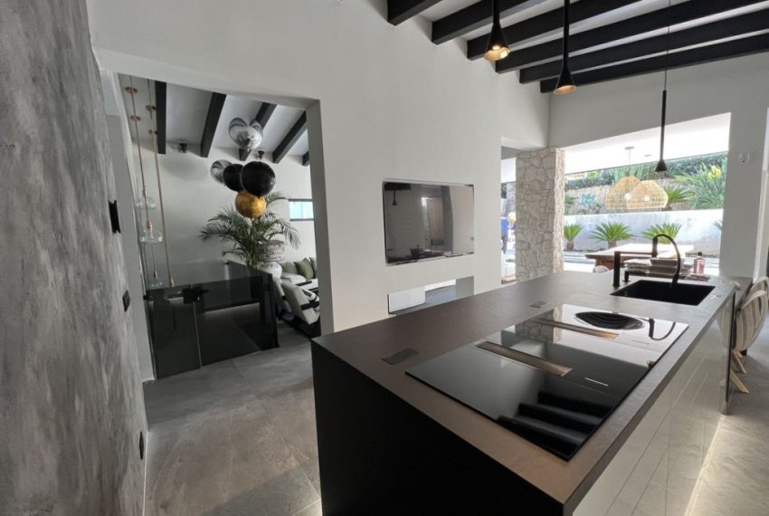 R4989433-Villa-For-Sale-Nueva-Andalucia-Detached-4-Beds-290-Built-7