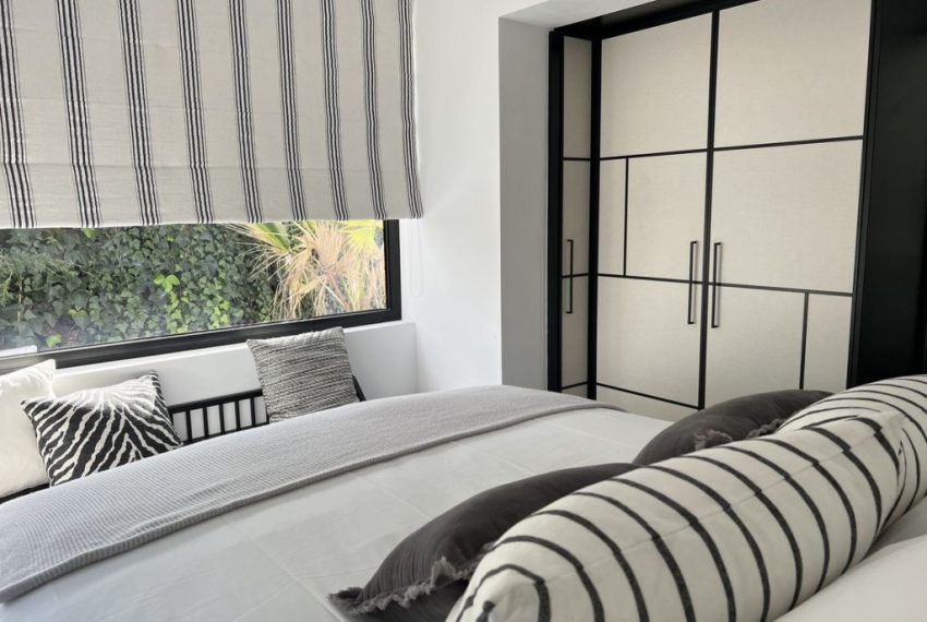 R4989433-Villa-For-Sale-Nueva-Andalucia-Detached-4-Beds-290-Built-8