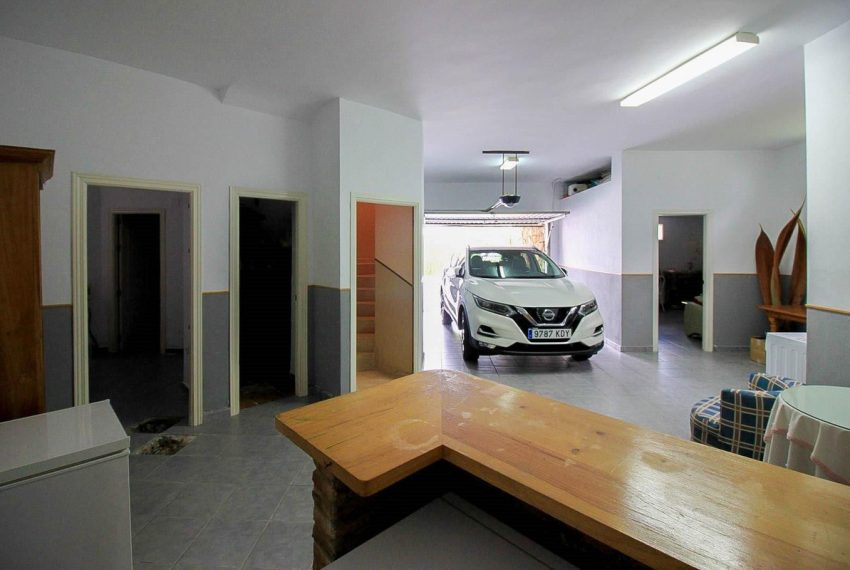 R4989727-Villa-For-Sale-Marbella-Detached-4-Beds-375-Built-12