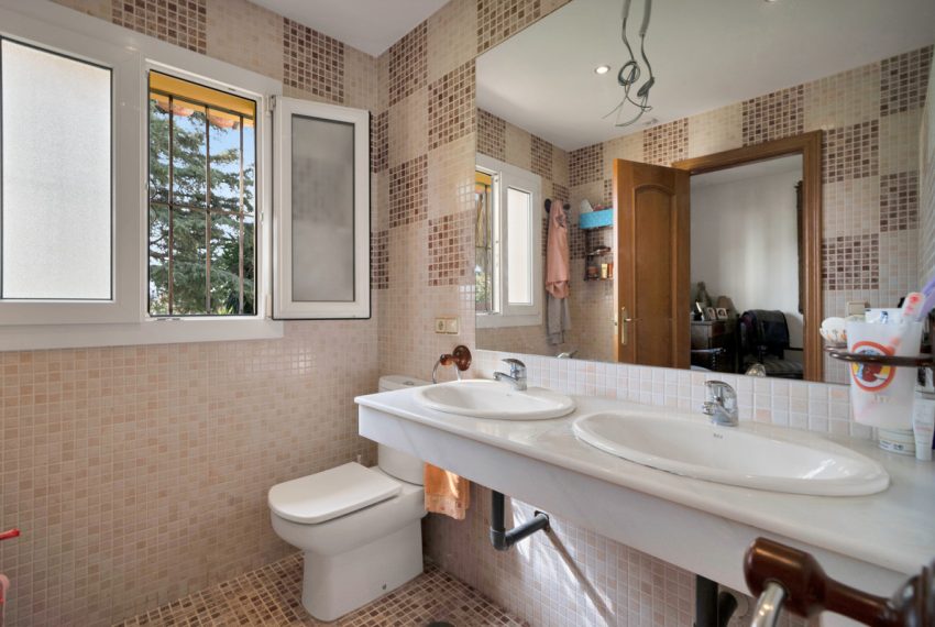 R4990069-Villa-For-Sale-Marbella-Detached-4-Beds-256-Built-14