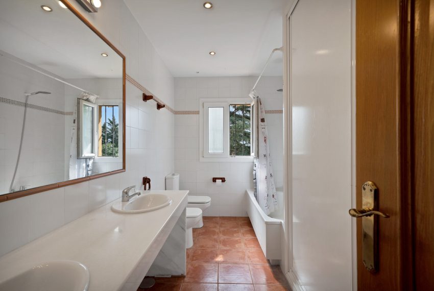 R4990069-Villa-For-Sale-Marbella-Detached-4-Beds-256-Built-18