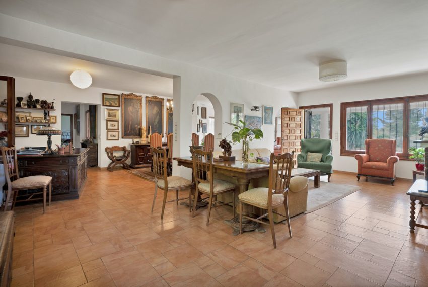 R4990069-Villa-For-Sale-Marbella-Detached-4-Beds-256-Built-5