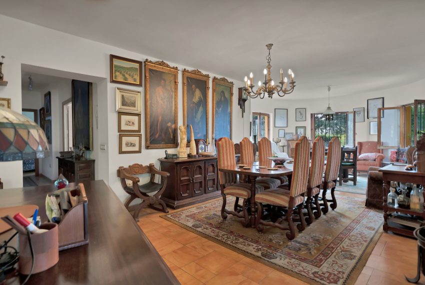 R4990069-Villa-For-Sale-Marbella-Detached-4-Beds-256-Built-6