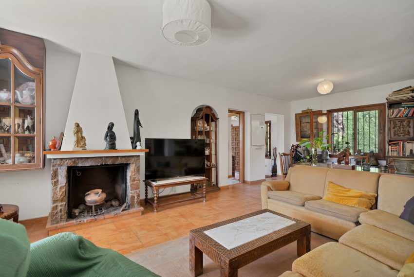 R4990069-Villa-For-Sale-Marbella-Detached-4-Beds-256-Built-8