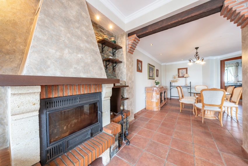 R4990759-Townhouse-For-Sale-Marbella-Detached-4-Beds-392-Built-12