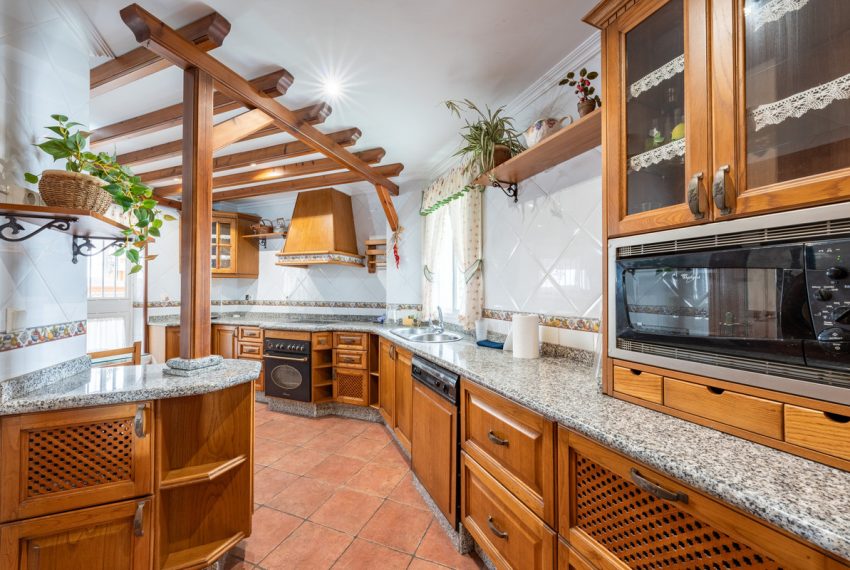 R4990759-Townhouse-For-Sale-Marbella-Detached-4-Beds-392-Built-19