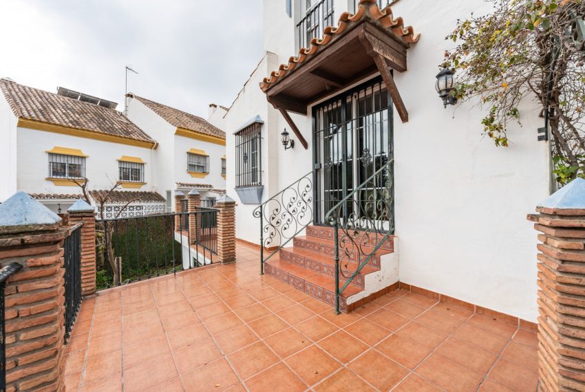 R4990759-Townhouse-For-Sale-Marbella-Detached-4-Beds-392-Built-2