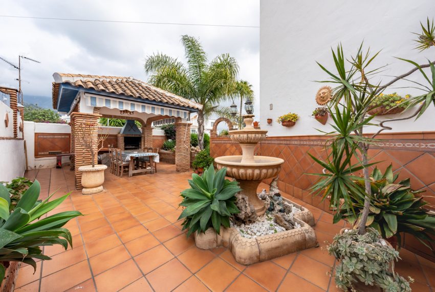 R4990759-Townhouse-For-Sale-Marbella-Detached-4-Beds-392-Built