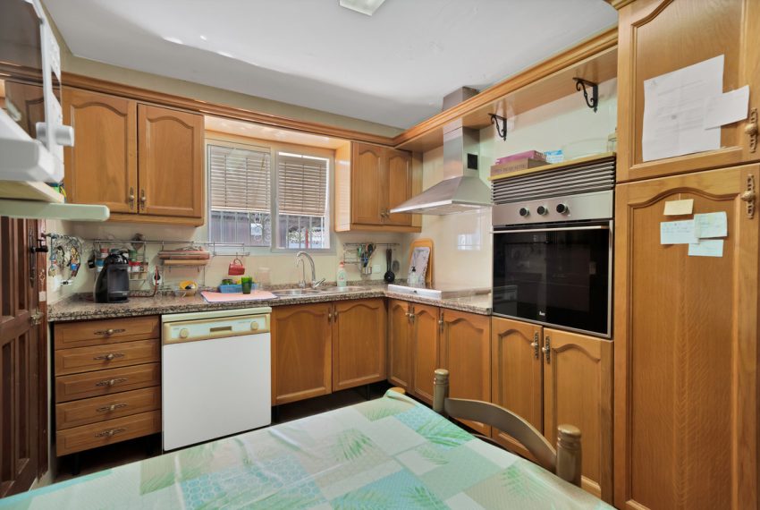 R4990780-Villa-For-Sale-Marbella-Detached-4-Beds-200-Built-11