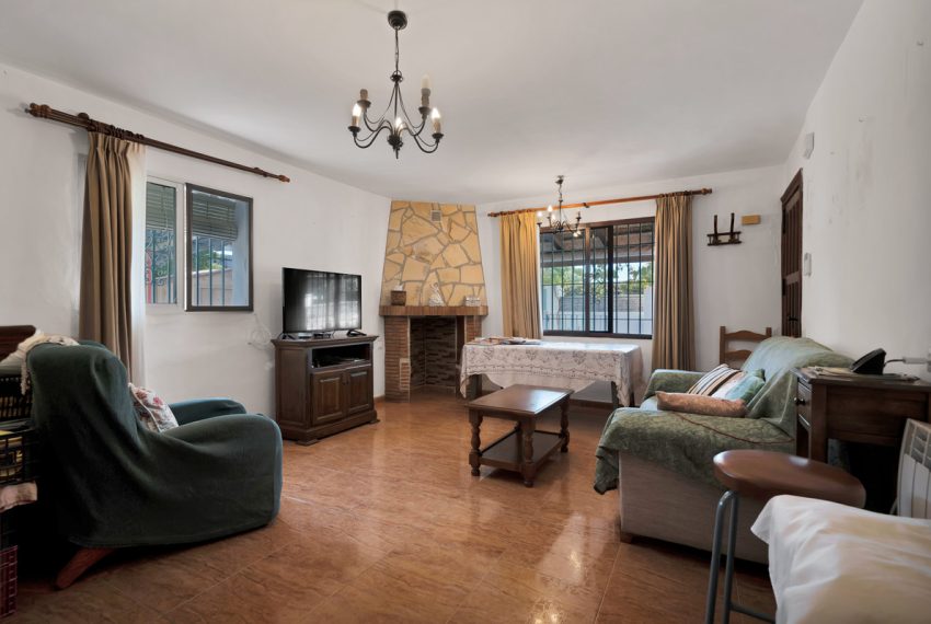 R4990780-Villa-For-Sale-Marbella-Detached-4-Beds-200-Built-13