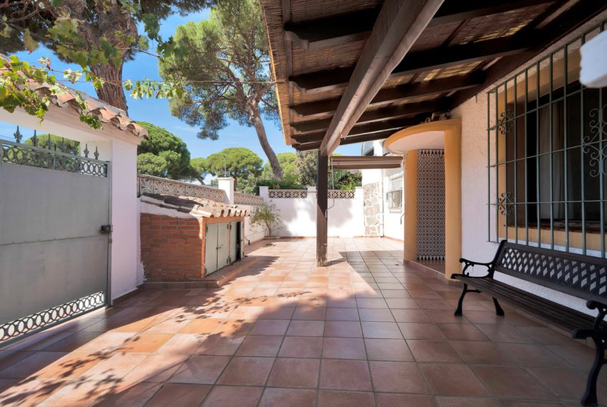 R4990780-Villa-For-Sale-Marbella-Detached-4-Beds-200-Built-7