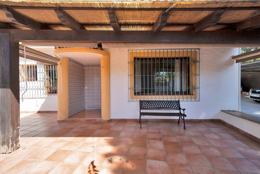 R4990780-Villa-For-Sale-Marbella-Detached-4-Beds-200-Built-9
