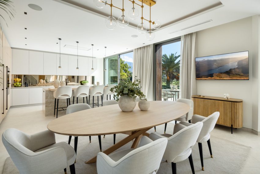 R4993177-Villa-For-Sale-Nueva-Andalucia-Detached-5-Beds-710-Built-8