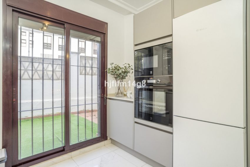 R4994146-Apartment-For-Sale-Nueva-Andalucia-Ground-Floor-3-Beds-110-Built-11