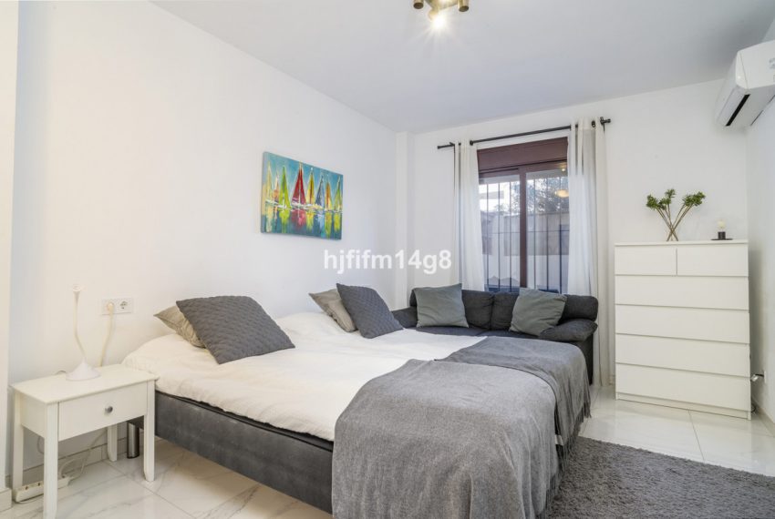 R4994146-Apartment-For-Sale-Nueva-Andalucia-Ground-Floor-3-Beds-110-Built-12