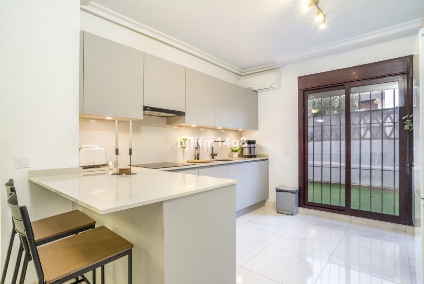 R4994146-Apartment-For-Sale-Nueva-Andalucia-Ground-Floor-3-Beds-110-Built-8