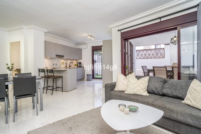 R4994146-Apartment-For-Sale-Nueva-Andalucia-Ground-Floor-3-Beds-110-Built