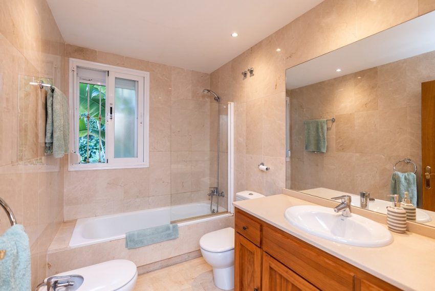 R5001769-Apartment-For-Sale-Marbella-Ground-Floor-2-Beds-131-Built-11