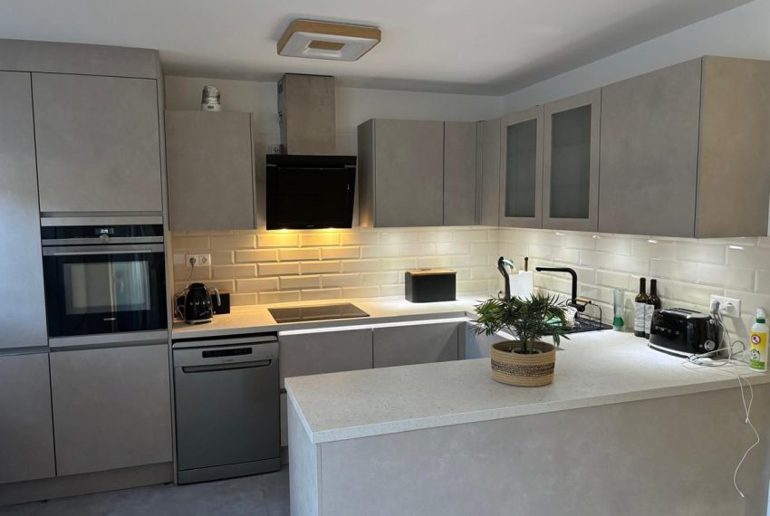 R5002921-Villa-For-Sale-Miraflores-Semi-Detached-3-Beds-182-Built-14