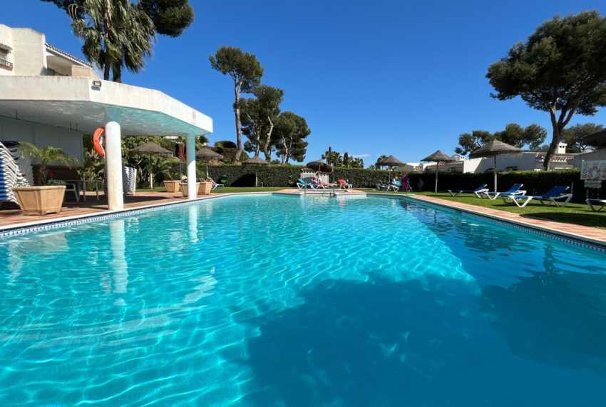 R5002921-Villa-For-Sale-Miraflores-Semi-Detached-3-Beds-182-Built
