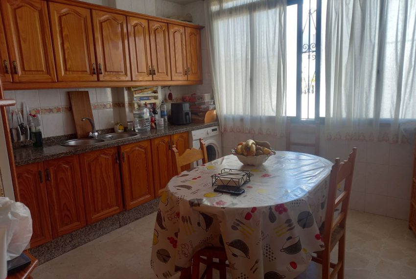 R5004580-Villa-For-Sale-Estepona-Semi-Detached-4-Beds-140-Built-3