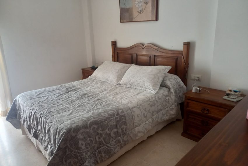 R5004580-Villa-For-Sale-Estepona-Semi-Detached-4-Beds-140-Built-5