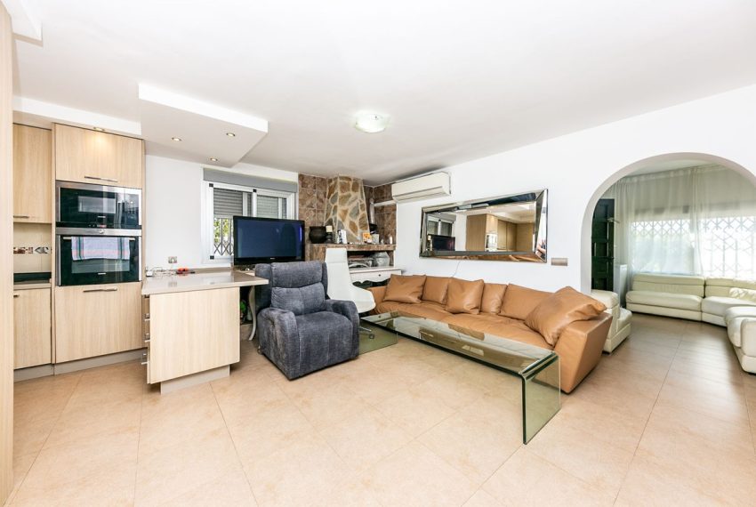 R5005537-Villa-For-Sale-Estepona-Finca-10-Beds-369-Built-17
