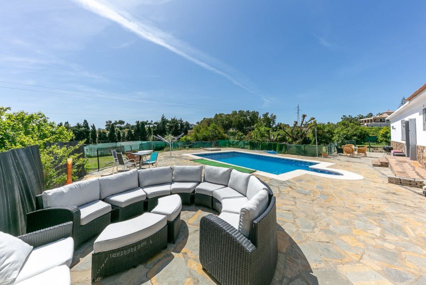 R5005537-Villa-For-Sale-Estepona-Finca-10-Beds-369-Built-6